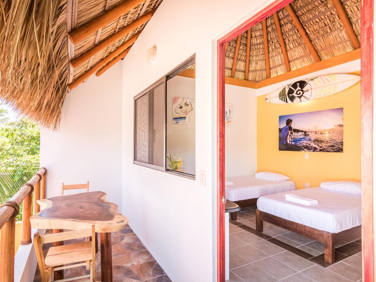 Experiencia Surf Camp Hostel Brisas de Zicatela Exterior photo